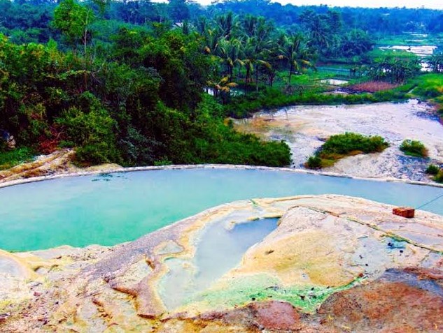 Pemandian Air Panas Cangar Obyek Wisata Cangar Batu Malang